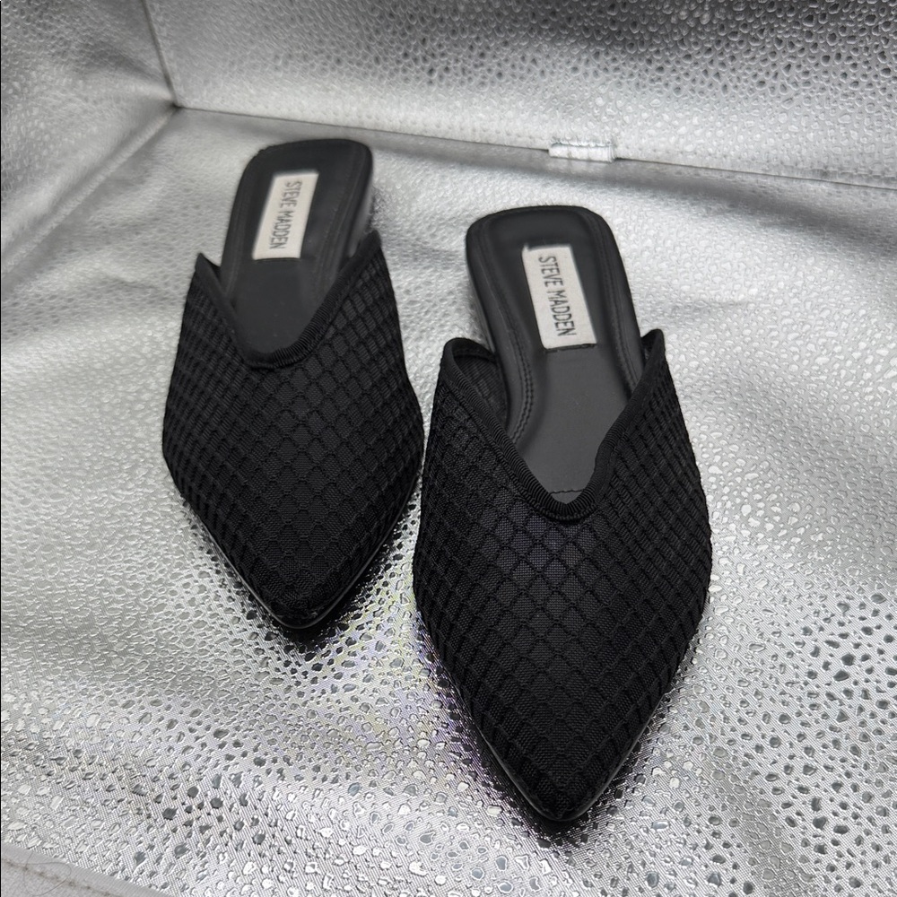 Steve Madden KINDRA Women's Textured Black Mules - Picture 2 of 5